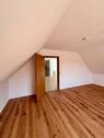 Foto - Helle und ruhige 2-Zimmer DG Wohnung mit 2 Balkonen, Stellplatz
