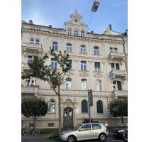 Wunderschöne 2,5 Zimmer-DG-Wohnung plus Galerie in Wiesbaden