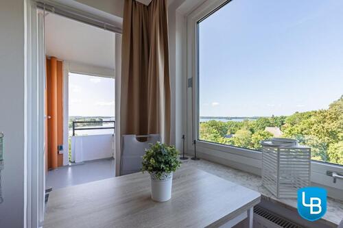 Foto - Stilvolle möblierte 2,5-Zimmer-Mietwohnung mit Balkon und Seeblick in Plön