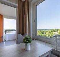 Stilvolle möblierte 2,5-Zimmer-Mietwohnung mit Balkon und Seeblick in Plön