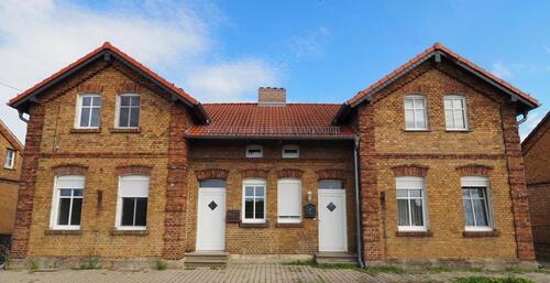 Foto - Renditestarkes Doppelhaus mit großen Gärten nahe See