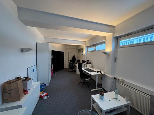 Foto - Büroraum 35m2 zu vermieten - 160,00&nbsp;EUR Kaltmiete, ca.&nbsp; 4,00&nbsp;m&sup2;