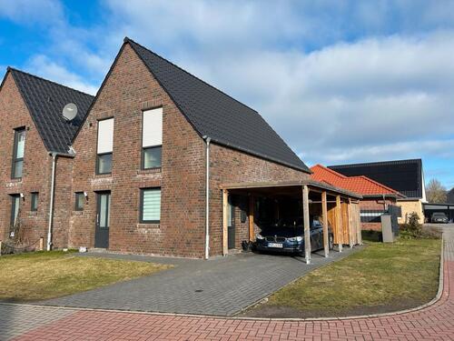 Foto - Doppelhaushälfte zur Miete - 1.100,00&nbsp;EUR Kaltmiete, ca.&nbsp; 115,00&nbsp;m&sup2;