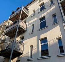 Zweiraum Wohnung mit Balkon, Eckbadewanne, Dusche und Keller - Markkleeberg