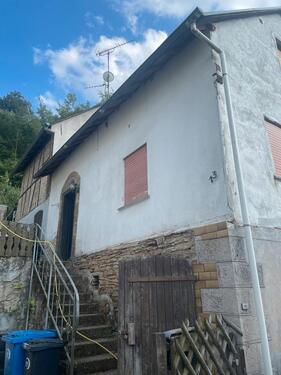 Foto - Altes Haus in Wolfenhausen – sanierungsbedürftig