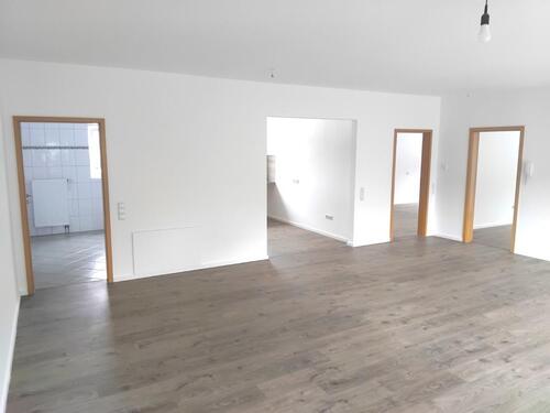 Foto - Helle 4 Zimmer WHG, EBK, TGL Bad, Balkon zu vermieten