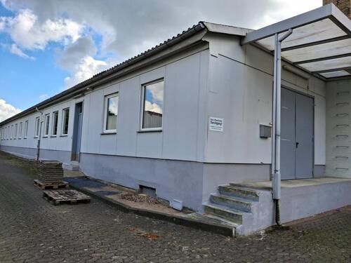 Foto - Produktions- und Lagerhalle - 2.400,00&nbsp;EUR Kaltmiete, ca.&nbsp; 480,00&nbsp;m&sup2;