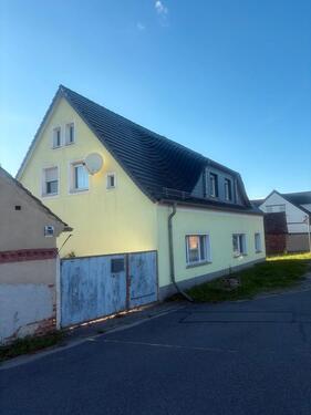 Foto - Historisches Dorfhaus wartet auf neuen Glanz