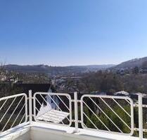 Traumhafte Aussicht: 2-Zimmer-Wohnung im DG ETW 2024 modernisiert - Siegen Dillnhütten