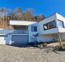 Einfamilienhaus im „zeitlosen Baustil“ mit Einliegerwohnung - Bad Kissingen