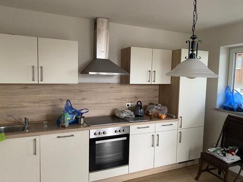 Foto - 2 Zimmer, Wohnküche, EBK, Bad, grosser Balkon, zentral