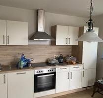 2 Zimmer, Wohnküche, EBK, Bad, grosser Balkon, zentral - Schwandorf