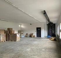 Ideal für Produktion & Lager: Renovierte Gewerbefläche mit Kranbahn nahe dem Hofer Freibad (ca. 188 m²)