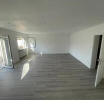 Komplett renovierte 4 Zimmer Wohnung in Frankfurt-Griesheim - Frankfurt am Main West