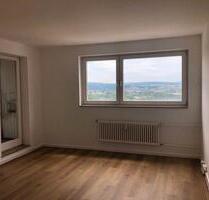 schöne 4 ZKB Maisonettewohnung mit Balkon & 2 Aufzügen in Kassel am Klinikum, nähe Uni - auch als 4er WG geeignet ( KS-MBS50-9-10 )