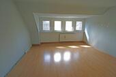 Foto - Lichtdurchflutete 3-Zi.-Dachgeschosswohnung in Lindenhorst