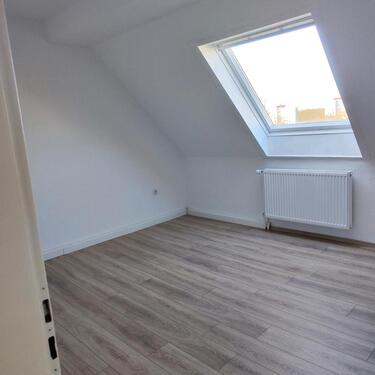 Foto - 4 Zimmer Dachgeschosswohnung - 650,00 EUR Kaltmiete,