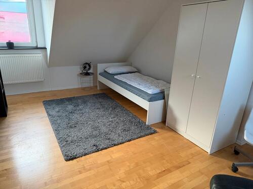 Foto - 1 Zimmer Dachgeschoßwohnung in Köln