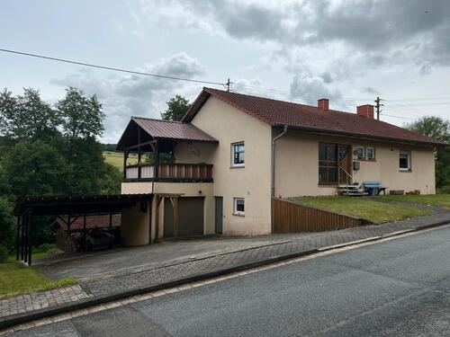 Foto - 1- 2 Familienhaus mit Grundstück, freistehend, Glasfaser-Internet
