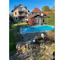 Von Privat: 4-Zimmer-Wohnung mit Garten, Pool & 2 Balkonen - Bielefeld Schildesche