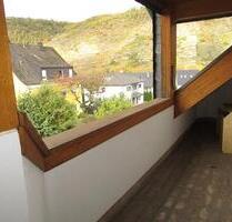 DieblichMosel: 3 ZKB-Wohnung mit zwei Balkone und Garage.