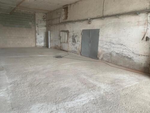 Foto - Lagerhalle, Garage, Halle - 800,00&nbsp;EUR Kaltmiete, ca.&nbsp; 200,00&nbsp;m&sup2;
