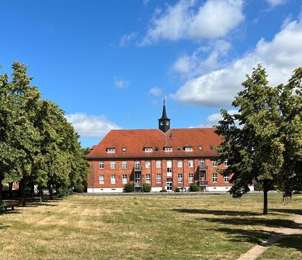 Foto - Charmante 1-Zimmer-Dachgeschosswohnung mit Einbauküche – ab Juli 2025