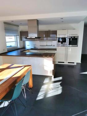 Foto - Stilvolle 4-Zimmer-Wohnung, Terrasse, kl. Garten, Dreieich Gö