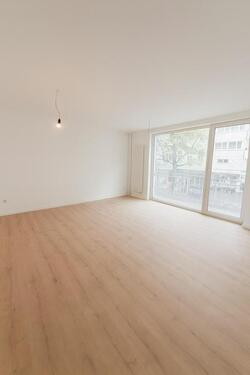 Foto - Helle, frisch sanierte 2-Zimmer-Wohnung mit Balkon in zentraler Lage von Berlin-Schöneberg