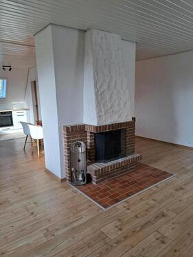 Foto - Helle 2-Zimmer-Wohnung mit Kamin & Einbauküche in ruhiger Lage