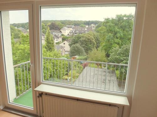 Foto - Schöne Single Wohnung mit ruhigen + sonnigem Balkon ins Grüne