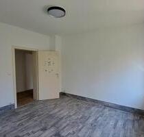 4-Zimmer- Wohnung(100 m2) mit Einbauküche und Vorgarten - Bonn Hardtberg