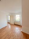 Foto - Lichtdurchflutete 4-Zimmer-Dachgeschosswohnung in bester Lage + Einbauküche