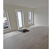 2 Zimmer Wohnung, 42qm EG mit 15qm Terrasse Innenhof Stellplatz - Schönberg (Holstein)