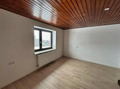 Foto - 4 Zimmer Dachgeschoßwohnung zur Miete in Schiffweiler