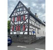 Fachwerkhaus mit ausgebauter Scheune und schönem Garten - Lich