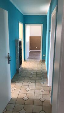 Foto - 110 qm; 4 Zimmer, Küche, Bad, Balkon; ruh. Lage, Hü.-Rechtenbach