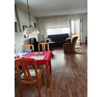 3-Zi.-Whg, 100 m², 2 Balkone, Carport, direkt am Wald - Langgöns