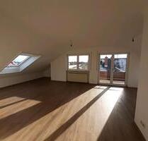 Schöne 2 Zimmer Dachgeschoss-Wohnung in Langweid zu vermieten - Langweid am Lech