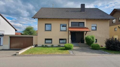 Foto - Einfamilienhaus mit Einliegerwohnung ⁰