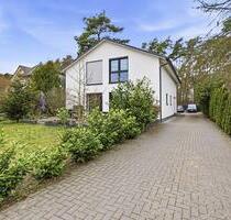 ***Großzügiges Wohnen im Grünen – EG mit Terrasse & Privatgarten*** - Schulzendorf