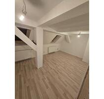 Ab Frühling im stadtzentralen Haus großzügig wohnen - Gronau (Leine)