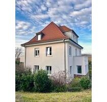 charmante 2 ZKB Altbau-Mietwohnung mit Einbauküche & 3 Balkonen - Saarbrücken Bischmisheim