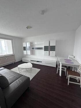 Foto - Helle 3-Zimmer-Wohnung im 8. OG mit Balkon