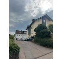 2-Zimmer-Wohnung mit Balkon, Garage & herrlichem Blick ins Grüne - Rudersberg