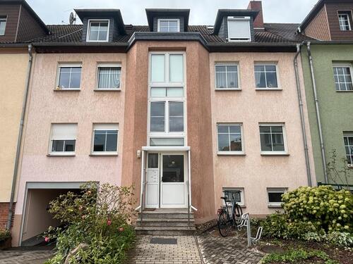 Foto - Helle Souterrain-Wohnung mit Terrasse, Carport, Wallbox, Klima