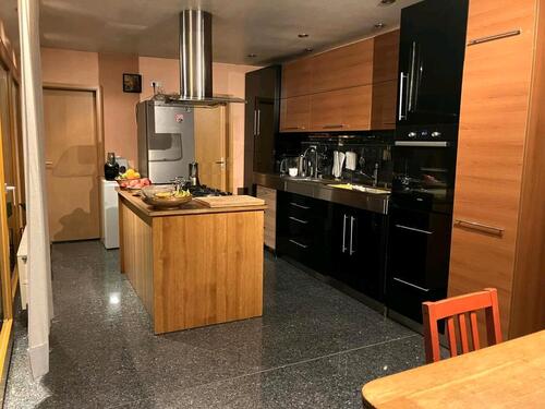 Foto - 5,5 ZKB Keller,Parkplatz, Dachboden,Sauna,Wintergarten,Terrasse