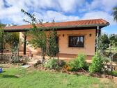 Foto - Haus mit Pool in PARAGUAY auf 10.000m² Grundstück zu vermieten.