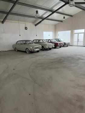 Foto - Stellplatz PKW Oldtimer Wohnwagen Caravan Wohnanhänger Motorrad