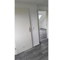 Dachgeschoss Wohnung - 820,00&nbsp;EUR Kaltmiete, ca.&nbsp; 65,00&nbsp;m&sup2; in Lage (PLZ: 32791)